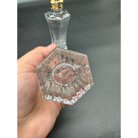 Mikasa Crystal Salt and Pepper Shakers Gold Tone Tops Ribbed Hexagon Vintage - Picture 4 of 6